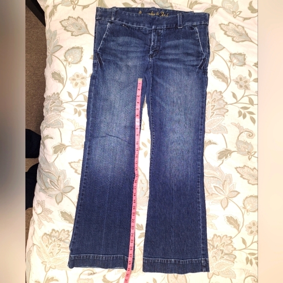 Abercrombie & Fitch Denim - A Pair of Abercrombie and Fitch ladies flare leg jeans in a size 6S. Waist 16.5